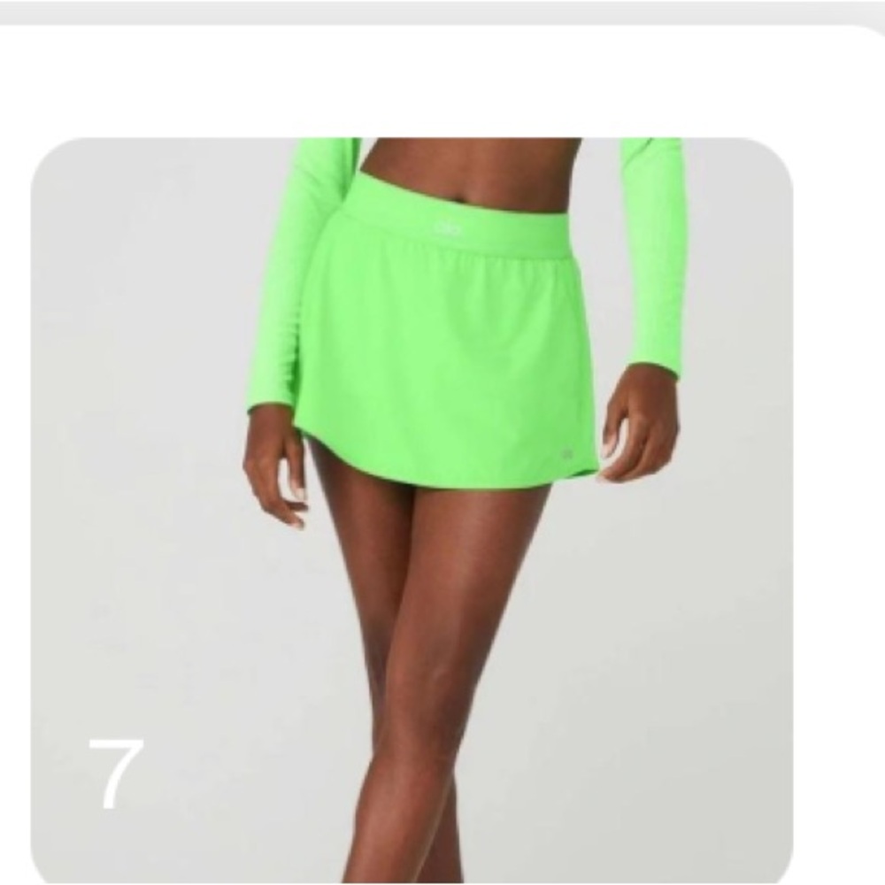 ALO Yoga green glow match point skirt Small NWT